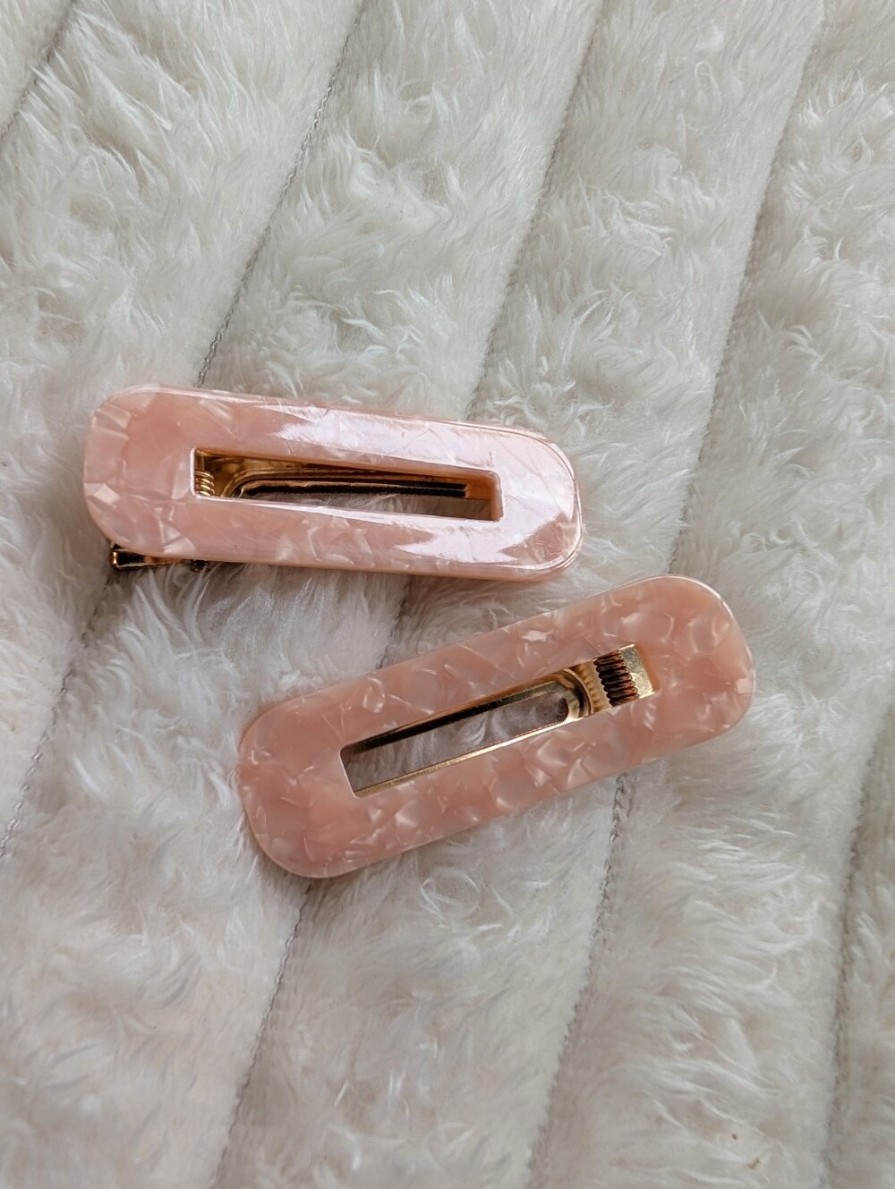 Pink Hair Clips - Picture 3 of 3
